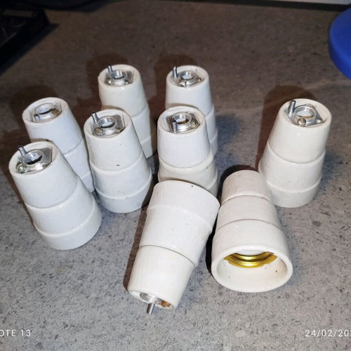 Porcelain E27 Socket New