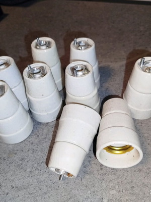 Porcelain E27 Socket New
