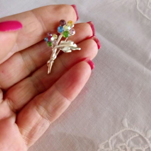 Vintage flower brooch with multicolored rhinestones like new