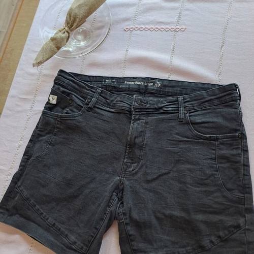 C A Men's Shorts like new, gray, size XL