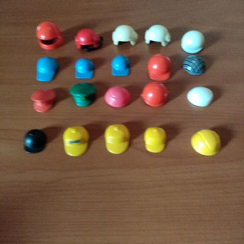 Pllaymobil collectible 20 hats and helmets used