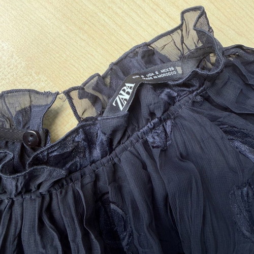 Zara crop top with embossed texture and bell sleeves like new, dark blue