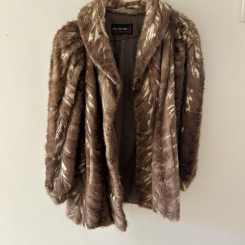 Vintage real fur coat with lining from the 60s