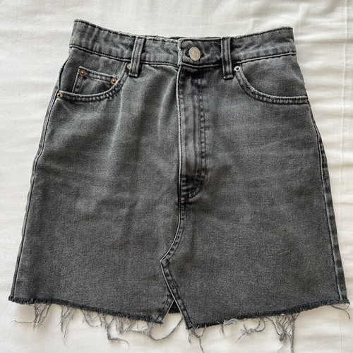 Zara gray denim skirt size S like new