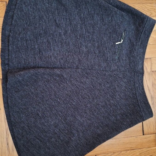 Skirt like new, just above the knee, size L