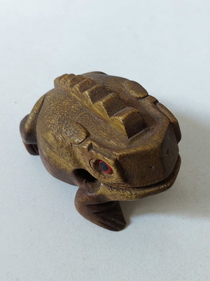 Wooden decorative frog like new, handmade from Thailand