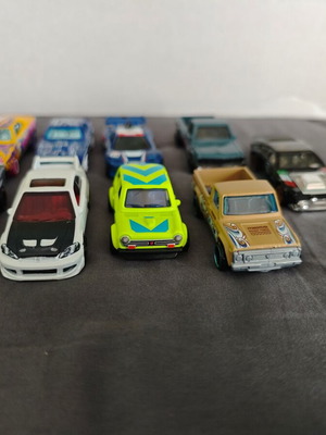 Hot wheels πακέτο 9 αυτοκίνητα σαν καινούργιο