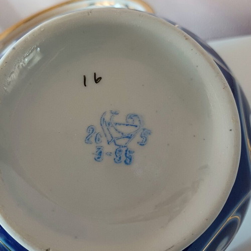 Porcelain bowls new with traditional Uzbek blue-white gold motif
