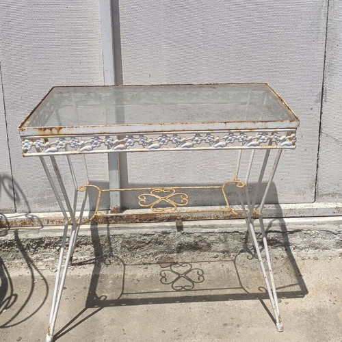 Fer Forgé garden set used, 2 armchairs and table with glass top