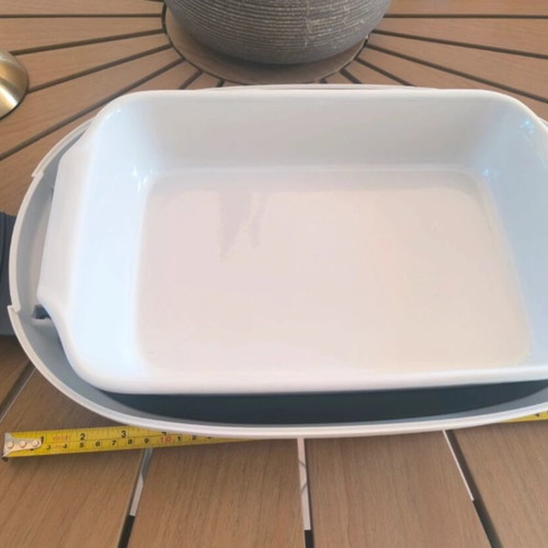 Biesse casserole dish like new with lid, oven safe