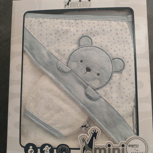 Baby bath towel and washcloth new, very soft