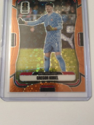 2026 Panini Prizm FIFA Παγκόσμιο Κύπελλο Gregor Kobel Orange Disco Prizm #418