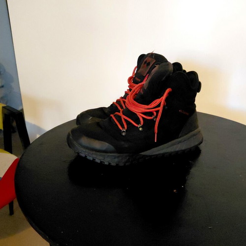 Hiking boots like new, size 44