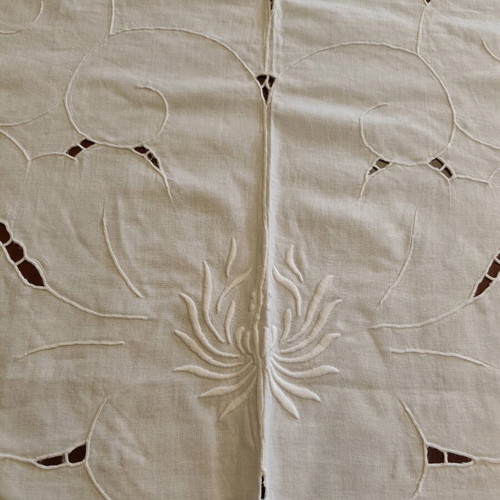 Handmade cutwork tablecloth like new 160x250