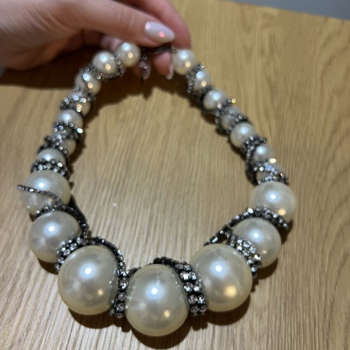 Zara necklace with large pearls and stone chain like new