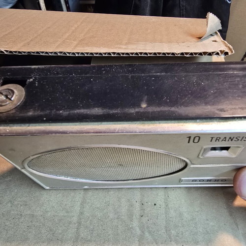 Sonho 10 Transistor vintage radio with leather case