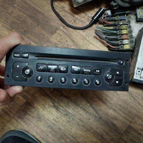 Original car radio with CD for Citroën Peugeot, used