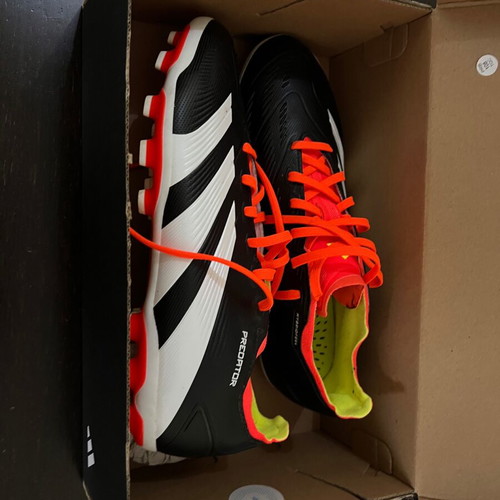 Adidas Predator football shoes like new, size 40 2/3