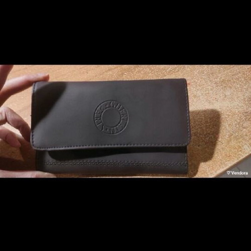Guerlain wallet like new, brown