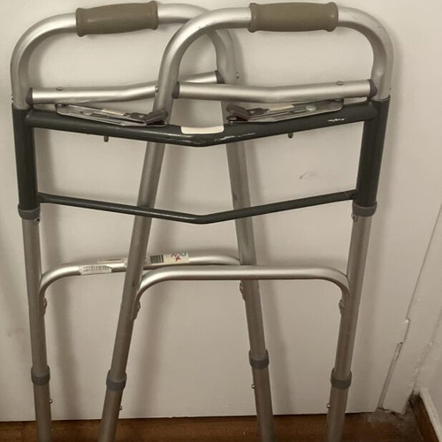 NOVA 4090DW5 folding walker mobility aid