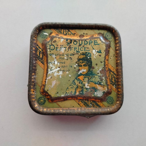 Metal powder box "Poudre Dentifrice" used, circa 1920s-30s