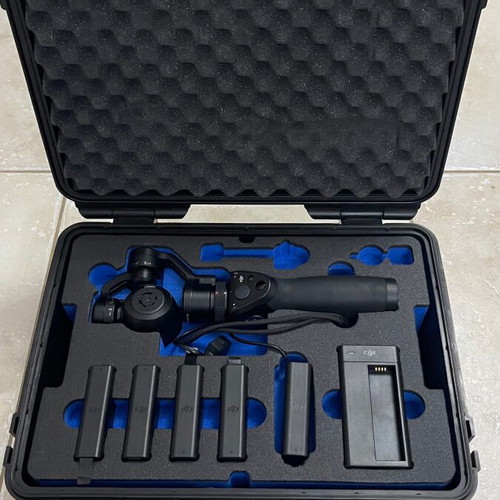 Dji Osmo 4K like new with 4 batteries and professional case