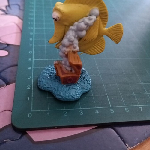 Bubbles figure yellow tang Disney Pixar Finding Nemo like new