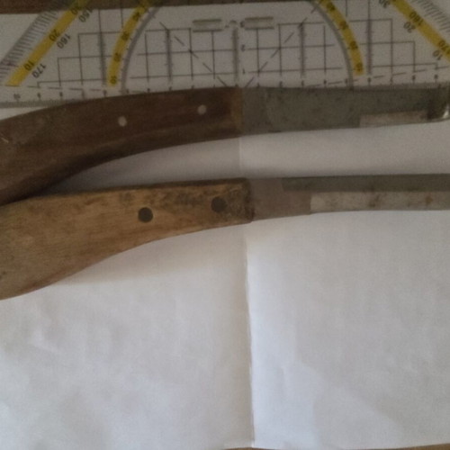 Hoof Knives set like new, 2 pieces with wooden handles