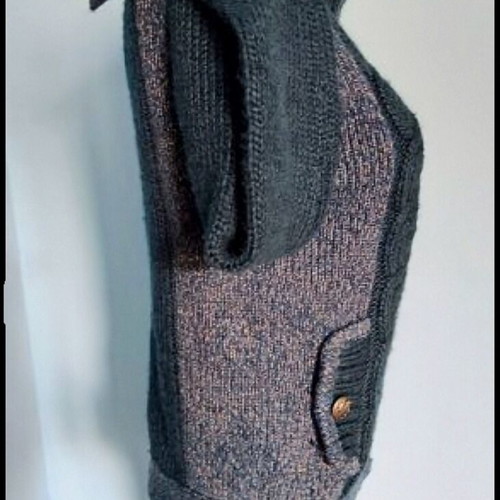 Vila cardigan like new, large size, green with lame