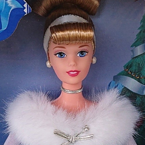 Cinderella Doll Disney Classics Special Holiday Edition 1999 New