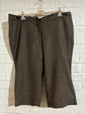 Wool Capri pants like new large size black and beige