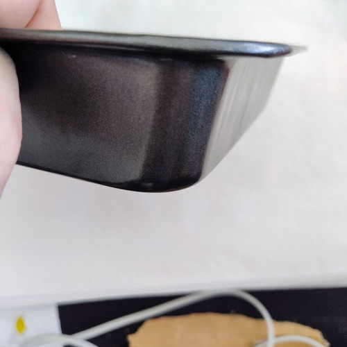 Square baking pan like new, 22.5x23x5 cm