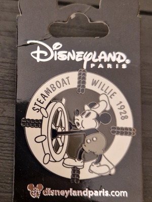 Disney Steamboat Willie 1928 pin