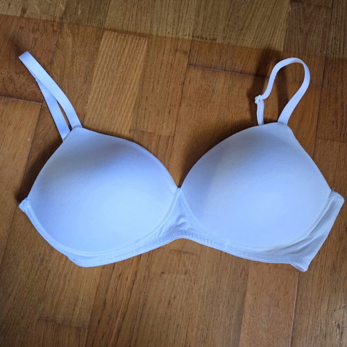 Marks and Spencer White T-Shirt Bra 34DD Like New, Cotton