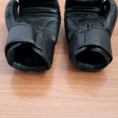 Martial arts set almost new with leather gloves, shin guards, elbow pads