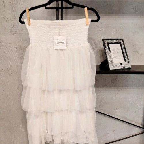 White Tulle Midi Skirt Doralisa new with tags, one size S-L