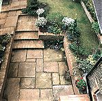  Μικρο-κήποι για την αυλή και τη βεράντα  - John Brookes