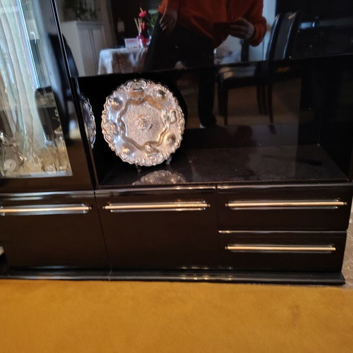 Black lacquer unit used, detachable