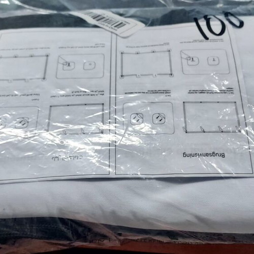 Projection screen 100'' inch like new, foldable and washable