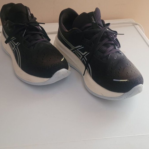 Asics sports shoes size 45 like new, gray