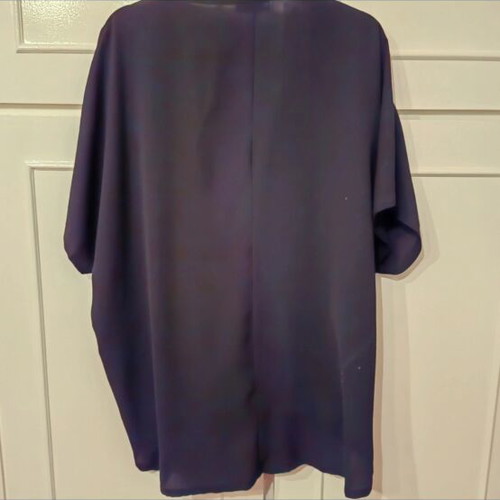 Black short-sleeve blouse like new, loose fit, Greek made
