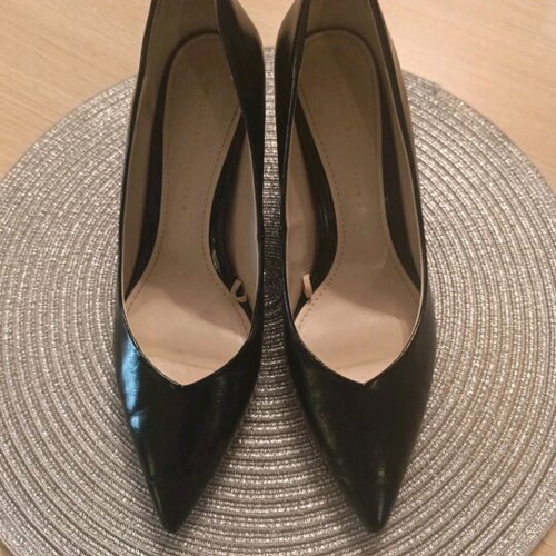 Zara black pointed pumps size 38 like new