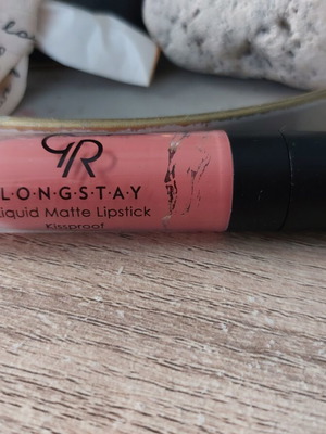 Golden Rose Longstay Liquid Matte Lipstick used, shade 17