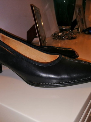 Pumps used, size 36