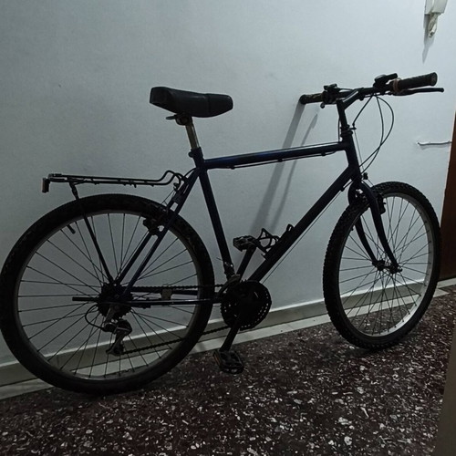 Two mountain bikes like new, 26 inch, V-brakes, men's, gears