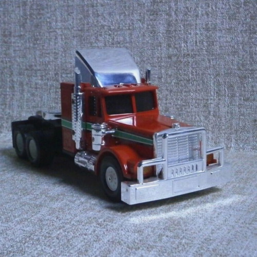Freightliner Truck 1:25 new remote control with box and battery