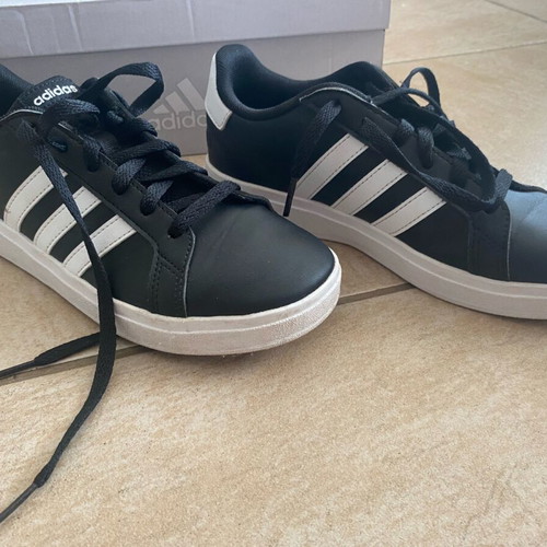 Adidas sneakers size 36 like new, black and white