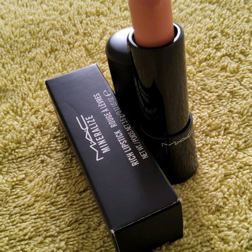 MAC Mineralize Meta-Fabulous lipstick like new