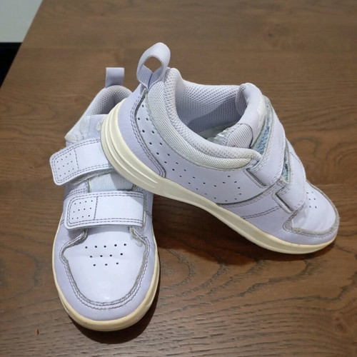 Nike athletic shoes used, lilac color, size 29