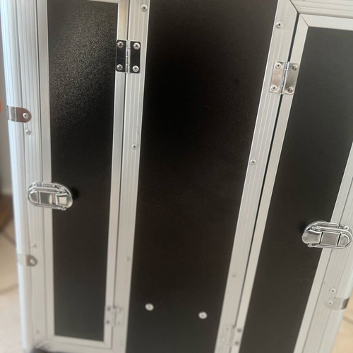 Make Up Station with Lights and Adjustable Height Legs like new